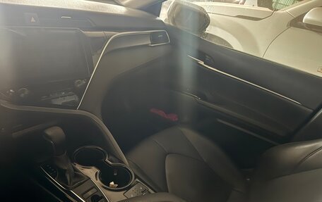 Toyota Camry, 2021 год, 3 470 000 рублей, 8 фотография