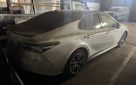 Toyota Camry, 2021 год, 3 470 000 рублей, 4 фотография