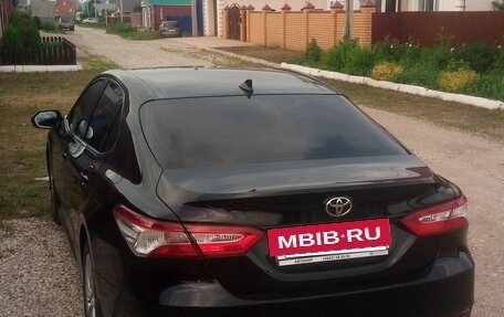 Toyota Camry, 2021 год, 2 200 000 рублей, 4 фотография