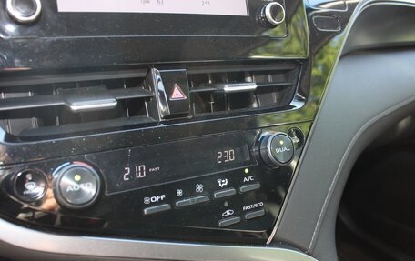 Toyota Camry, 2021 год, 2 200 000 рублей, 9 фотография