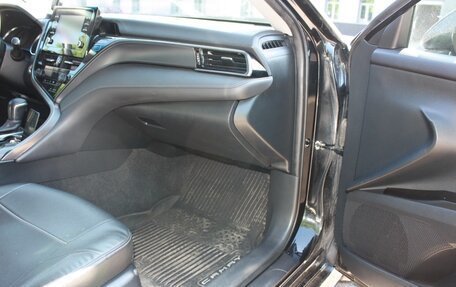 Toyota Camry, 2021 год, 2 200 000 рублей, 7 фотография