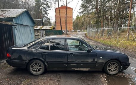 Mercedes-Benz E-Класс, 1997 год, 140 000 рублей, 3 фотография