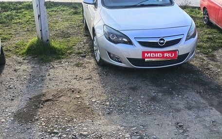 Opel Astra J, 2011 год, 777 000 рублей, 9 фотография