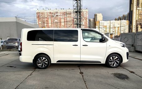 Peugeot Traveller I, 2022 год, 4 000 000 рублей, 8 фотография