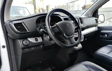 Peugeot Traveller I, 2022 год, 4 000 000 рублей, 15 фотография