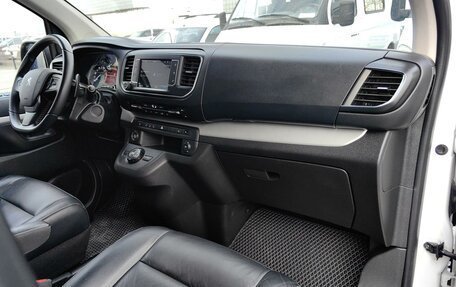 Peugeot Traveller I, 2022 год, 4 000 000 рублей, 30 фотография