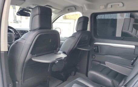 Peugeot Traveller I, 2022 год, 4 000 000 рублей, 28 фотография