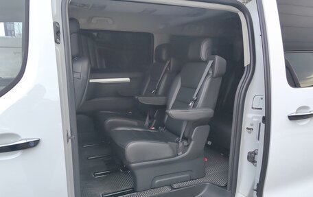 Peugeot Traveller I, 2022 год, 4 000 000 рублей, 26 фотография