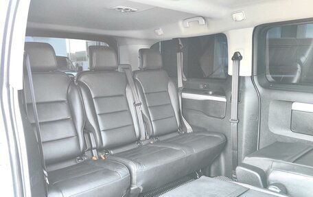 Peugeot Traveller I, 2022 год, 4 000 000 рублей, 35 фотография