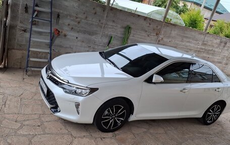 Toyota Camry, 2017 год, 2 430 000 рублей, 7 фотография