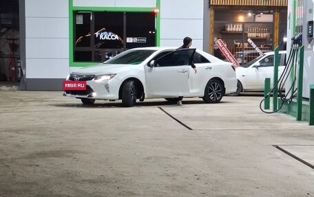 Toyota Camry, 2017 год, 2 430 000 рублей, 2 фотография