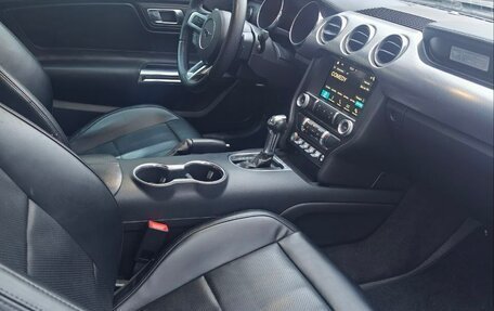 Ford Mustang VI рестайлинг, 2018 год, 2 399 000 рублей, 10 фотография