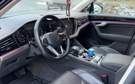 Volkswagen Touareg III, 2019 год, 4 900 000 рублей, 8 фотография