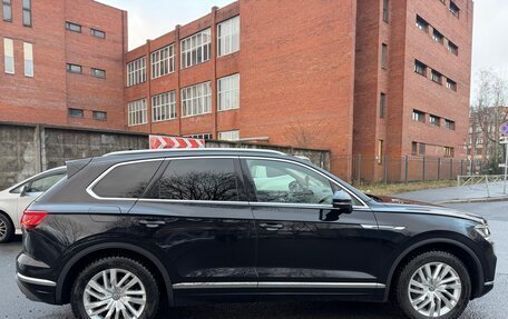 Volkswagen Touareg III, 2019 год, 4 900 000 рублей, 6 фотография