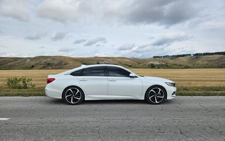 Honda Accord IX рестайлинг, 2017 год, 1 800 000 рублей, 10 фотография
