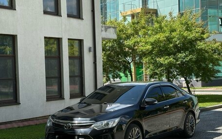 Toyota Camry, 2015 год, 2 370 000 рублей, 9 фотография