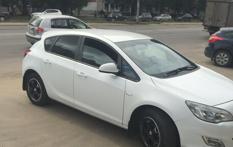 Opel Astra J, 2011 год, 385 000 рублей, 3 фотография