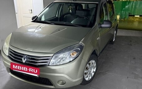 Renault Sandero I, 2010 год, 300 000 рублей, 3 фотография