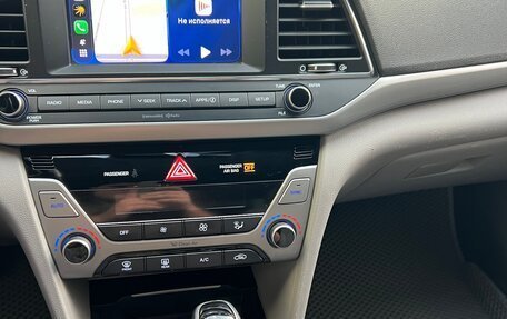 Hyundai Elantra VI рестайлинг, 2018 год, 1 500 000 рублей, 8 фотография