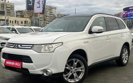 Mitsubishi Outlander III рестайлинг 3, 2013 год, 1 100 000 рублей, 1 фотография