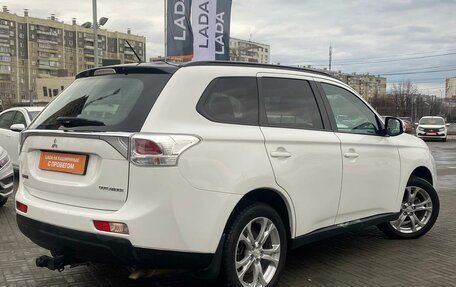 Mitsubishi Outlander III рестайлинг 3, 2013 год, 1 100 000 рублей, 3 фотография