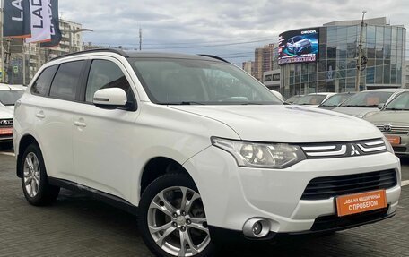 Mitsubishi Outlander III рестайлинг 3, 2013 год, 1 100 000 рублей, 2 фотография