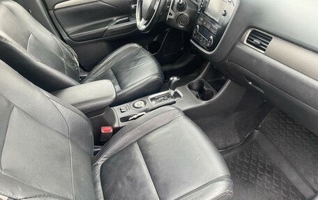 Mitsubishi Outlander III рестайлинг 3, 2013 год, 1 100 000 рублей, 8 фотография