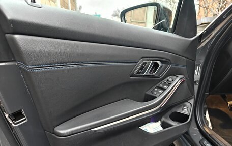 BMW 3 серия, 2019 год, 3 500 000 рублей, 23 фотография