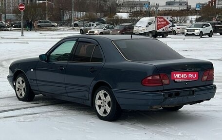 Mercedes-Benz E-Класс, 1997 год, 299 000 рублей, 4 фотография