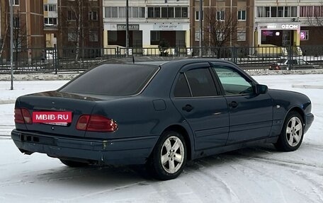 Mercedes-Benz E-Класс, 1997 год, 299 000 рублей, 6 фотография