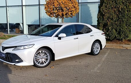 Toyota Camry, 2019 год, 3 050 000 рублей, 1 фотография