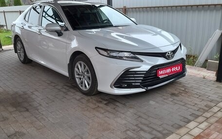 Toyota Camry, 2022 год, 3 600 000 рублей, 1 фотография