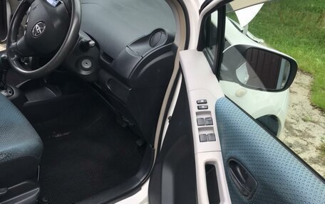 Toyota Vitz, 2005 год, 450 000 рублей, 1 фотография