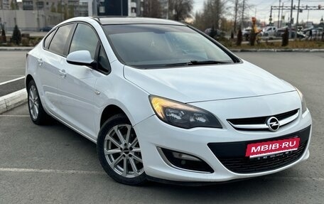 Opel Astra J, 2012 год, 800 000 рублей, 1 фотография