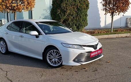 Toyota Camry, 2019 год, 3 050 000 рублей, 2 фотография