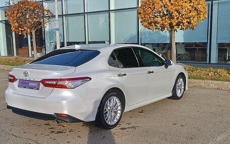 Toyota Camry, 2019 год, 3 050 000 рублей, 4 фотография