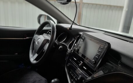 Toyota Camry, 2022 год, 3 600 000 рублей, 4 фотография