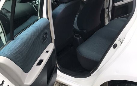 Toyota Vitz, 2005 год, 450 000 рублей, 3 фотография