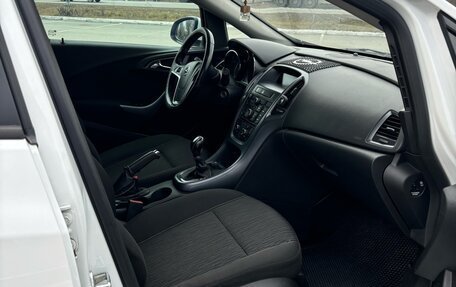 Opel Astra J, 2012 год, 800 000 рублей, 10 фотография