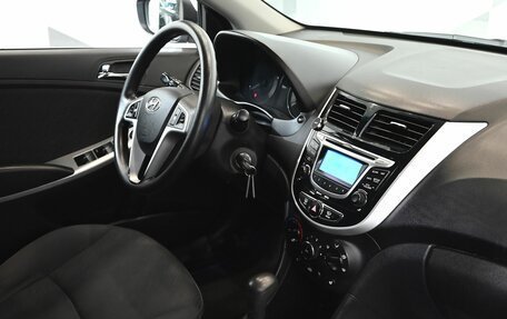 Hyundai Solaris II рестайлинг, 2013 год, 930 000 рублей, 12 фотография