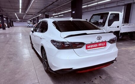Toyota Camry, 2018 год, 2 650 000 рублей, 4 фотография