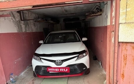 Toyota Camry, 2018 год, 2 650 000 рублей, 6 фотография