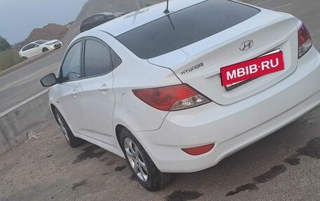 Hyundai Solaris II рестайлинг, 2011 год, 555 000 рублей, 7 фотография