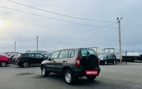 Chevrolet Niva I рестайлинг, 2016 год, 809 000 рублей, 4 фотография