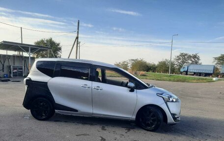 Toyota Sienta II, 2017 год, 1 100 000 рублей, 3 фотография