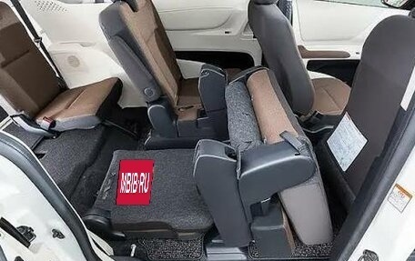 Toyota Sienta II, 2017 год, 1 100 000 рублей, 12 фотография