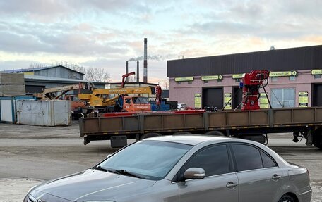 Toyota Avensis III рестайлинг, 2006 год, 740 000 рублей, 2 фотография