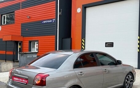 Toyota Avensis III рестайлинг, 2006 год, 740 000 рублей, 4 фотография