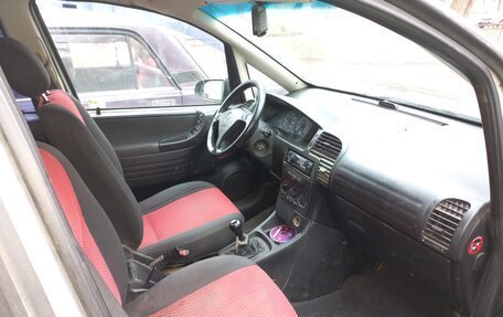 Opel Zafira A рестайлинг, 2004 год, 180 000 рублей, 5 фотография