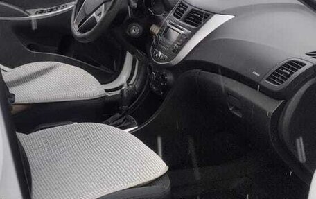 Hyundai Solaris II рестайлинг, 2014 год, 850 000 рублей, 6 фотография